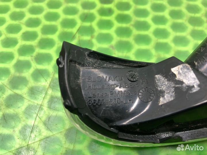 Повторитель поворота в зеркало левый LADA Xray