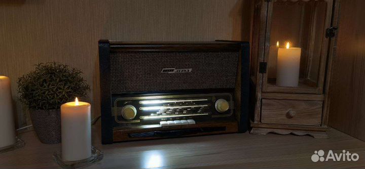 Радиоприёмник с Алисой в стиле лофт (ретро)