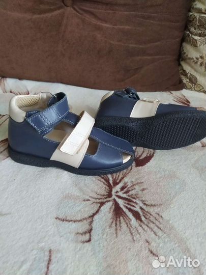 Ортопедическая обувь на мальчика(новая)