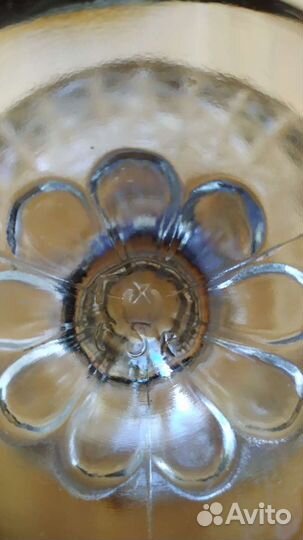 Ваза на ножке СССР цветное и белое стекло