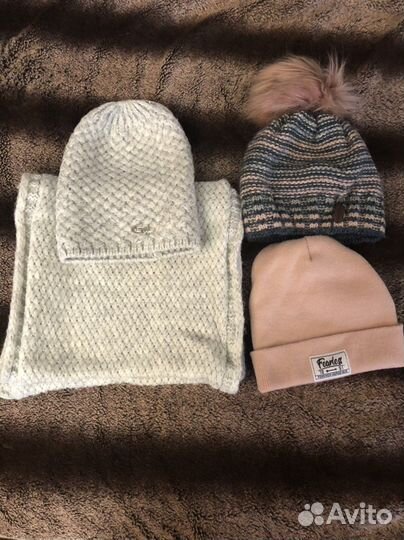 Шапки на девочку 4 шт