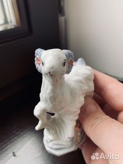 Фарфоровые статуэтки