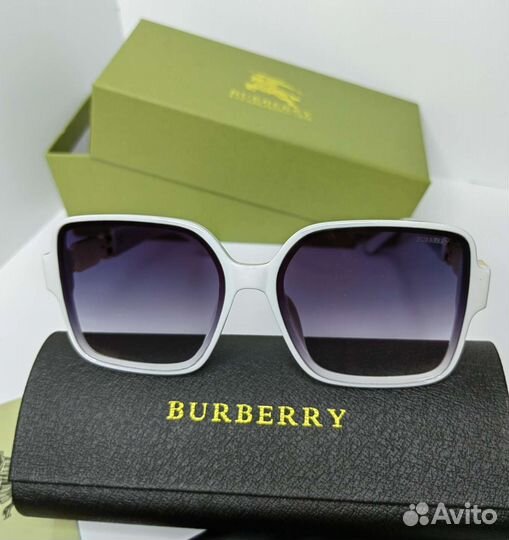 Солнцезащитные очки женские Burberry