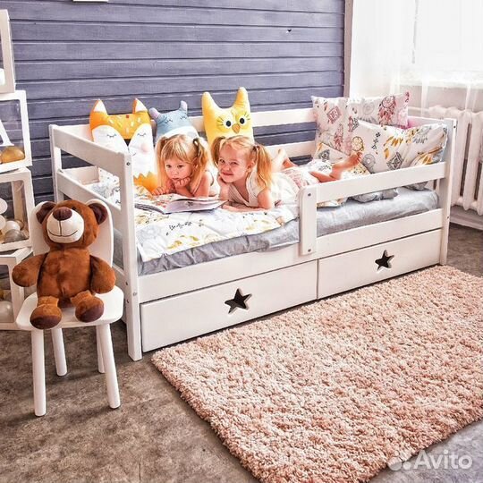 Кроватка из массива софа высокий борт для малыша