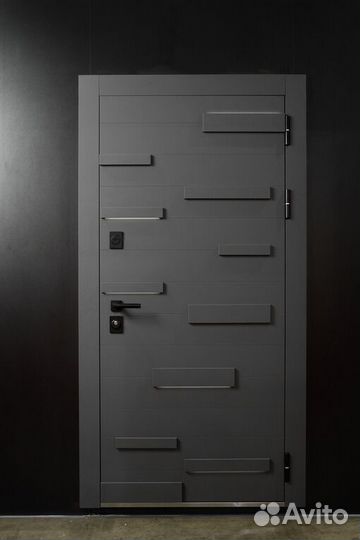 Входная дверь с терморазрывом дизайнерская