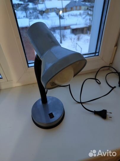 Лампа настольная