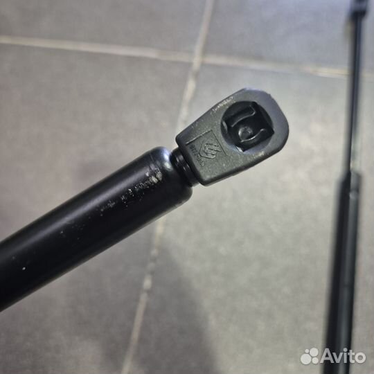 Амортизатор капота Chery Tiggo T11