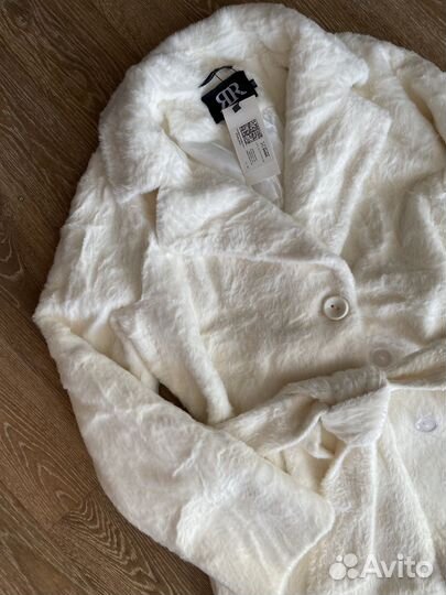 Шуба из экомеха женская 46 размер новая пальто