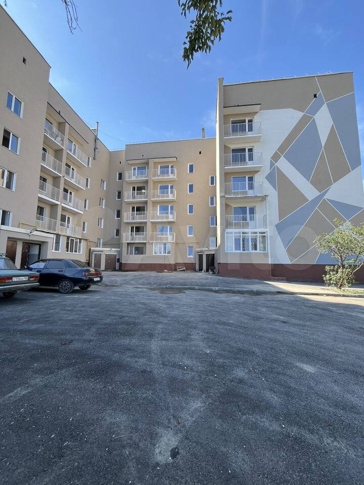 2-к. квартира, 52 м², 1/5 эт.