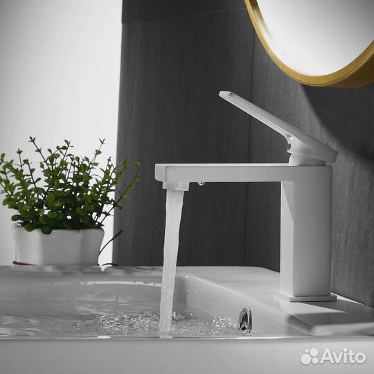 Смеситель для раковины Shevanik S6801C, белый