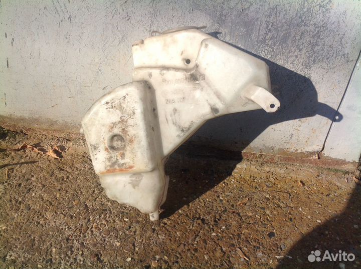 Бочек омывающей жидкости мерседес Спринтер