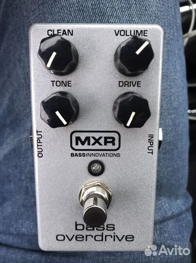 Педаль для бас гитары