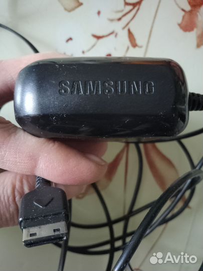 Зарядное устройство для телефона