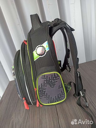 Рюкзак школьный