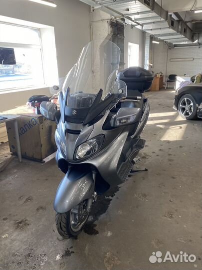 Suzuki skywave 650