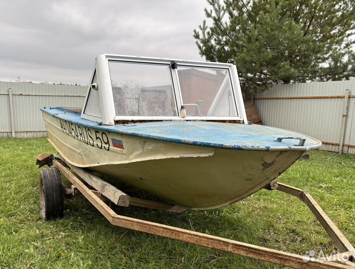 Моторная лодка Днепр