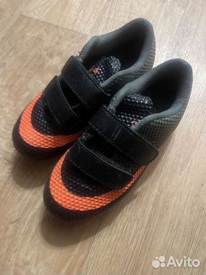 Бутсы футбольные