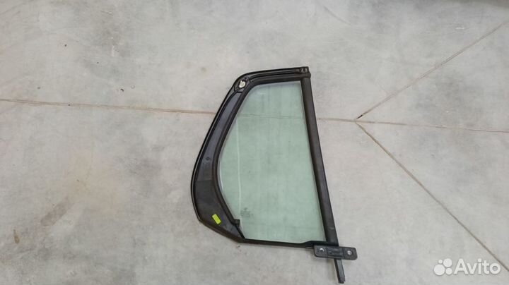 Стекло кузовное глухое левое Volkswagen Golf