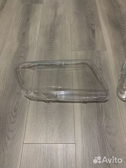 Стекло фары jeep grand cherokee WK2 2012