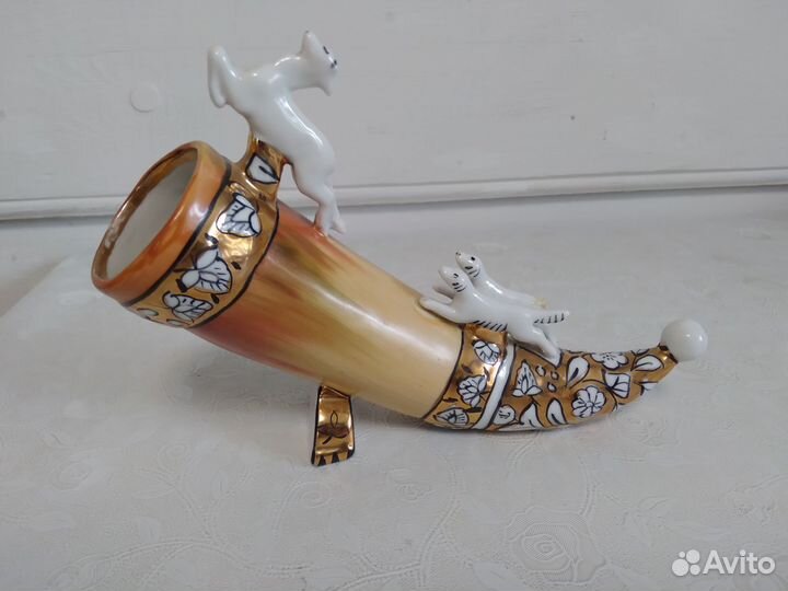 Статуэтка фарфор