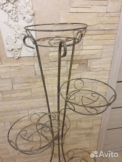 Подставка для цветов напольная металлическая