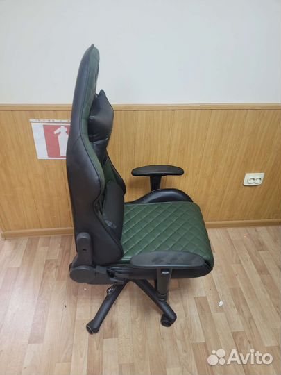 Компьютерное кресло cougar