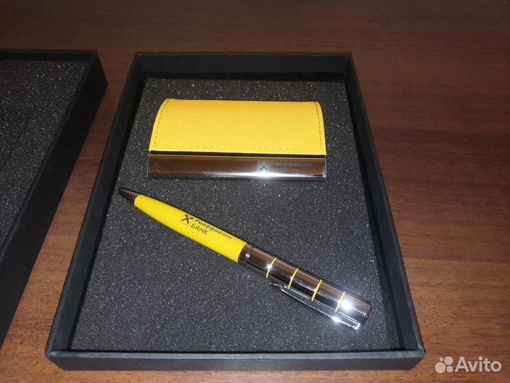 Набор подарочныый визитница + ручка