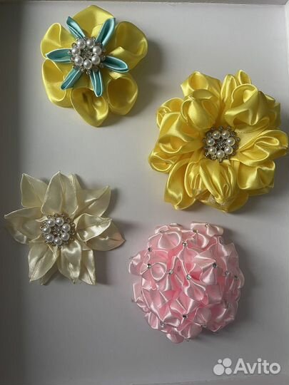Брошь и банты ручной работы