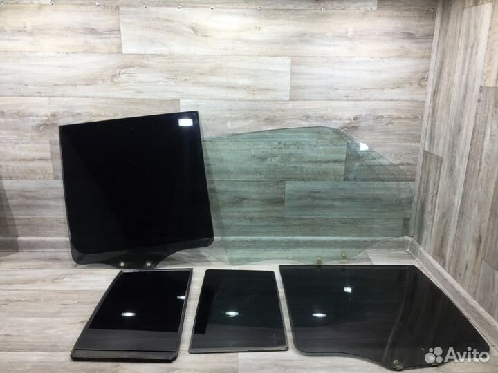 Стекло левое правое Pajero 3 Паджеро / Montero