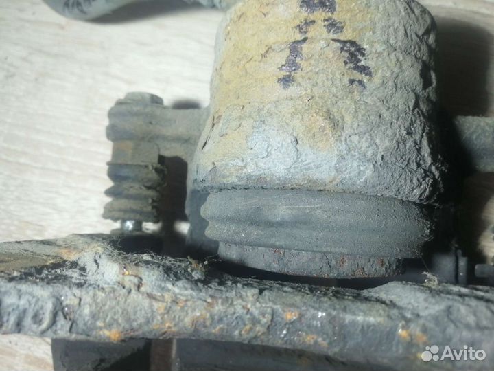 Суппорт Nissan Almera n15