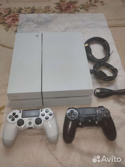PS4 fat 1208 белая в идеале