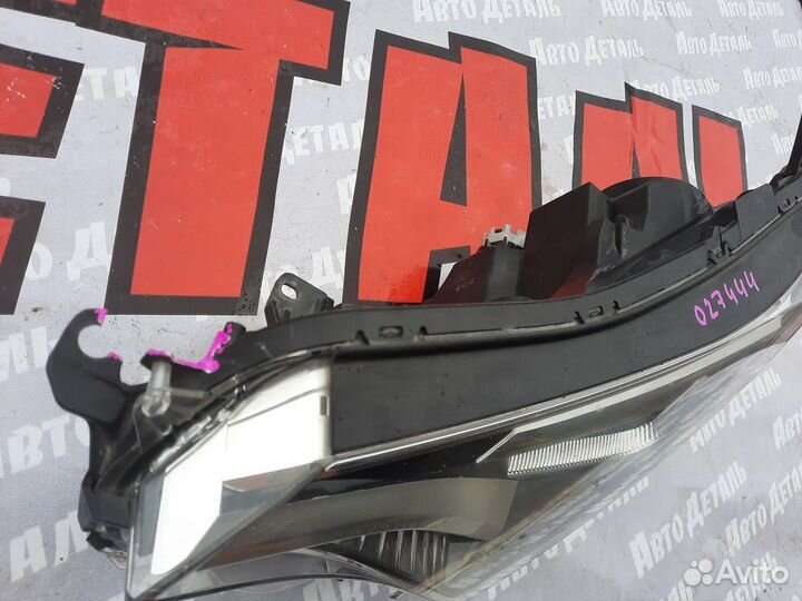 Фара левая Toyota Rav 4 XV45 Тойота Рав 4 2015-18