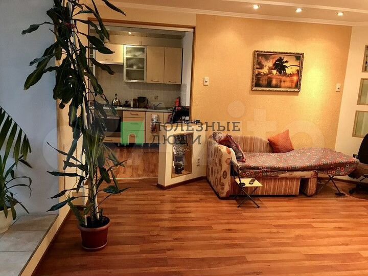 3-к. квартира, 80 м², 3/10 эт.