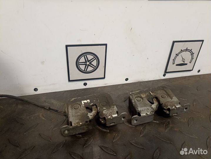 Замок капота для BMW X5 E70