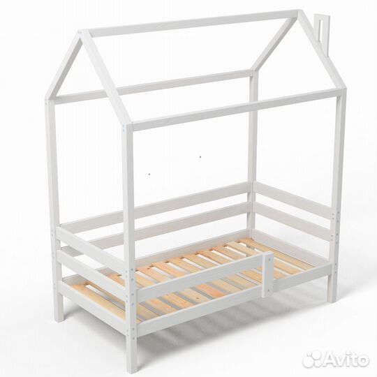 Кровать-домик из массива