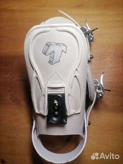 Крепления к сноуборду Technine