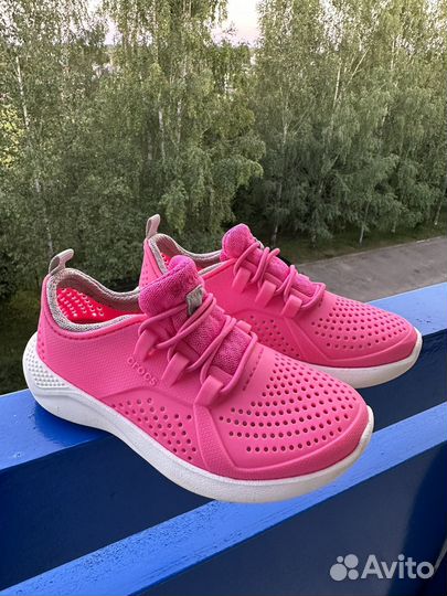 Кроссовки для девочки crocs