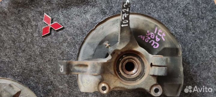 Передняя ступица в сборе Mitsubishi Lancer 9 2.0