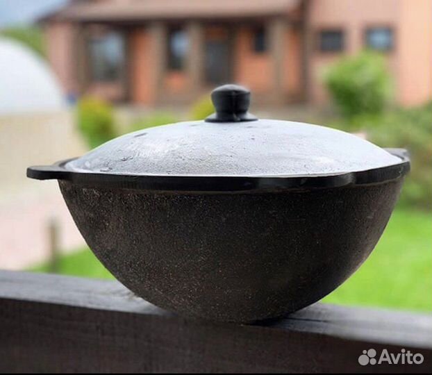 Казaн чугунный