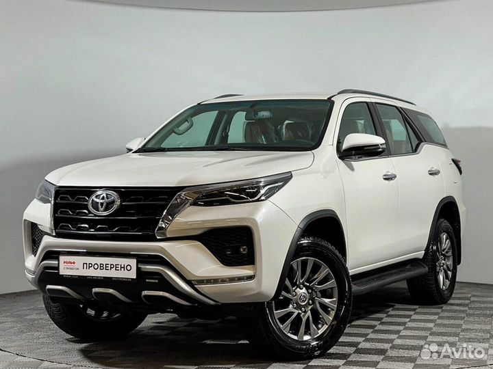 Toyota Fortuner, 2022