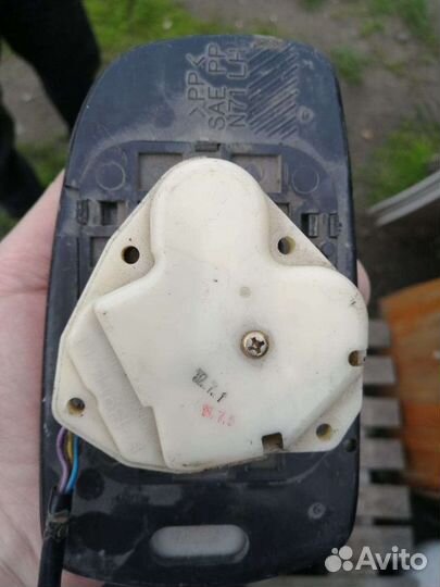 Зеркальный элемент левый nissan maxima