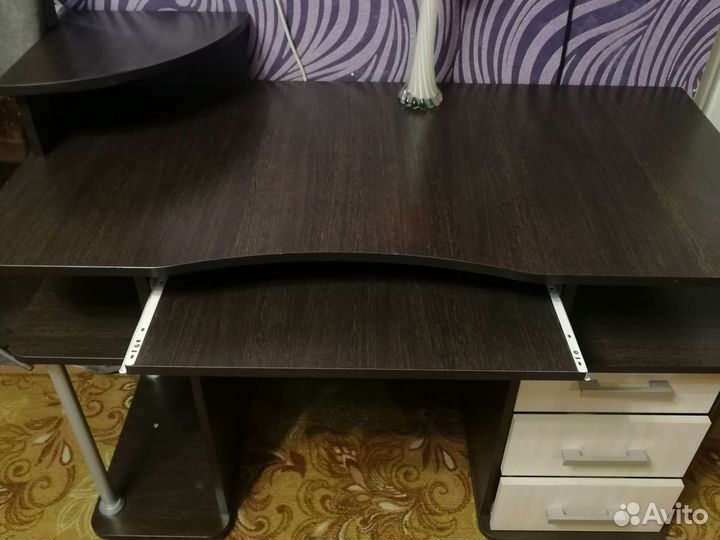 Компьютерный стол