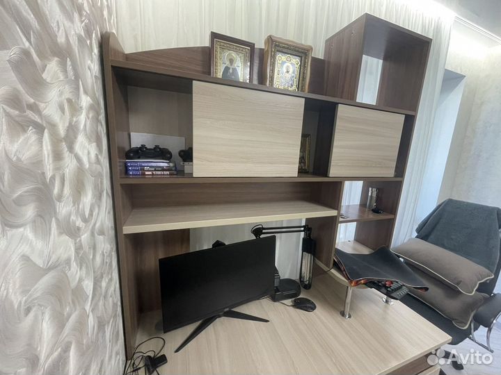 Компьютерный стол и стул