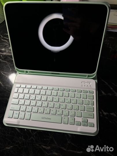 Чехол с клавиатурой на iPad 10 9