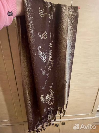Платок шаль палантин женский золотой