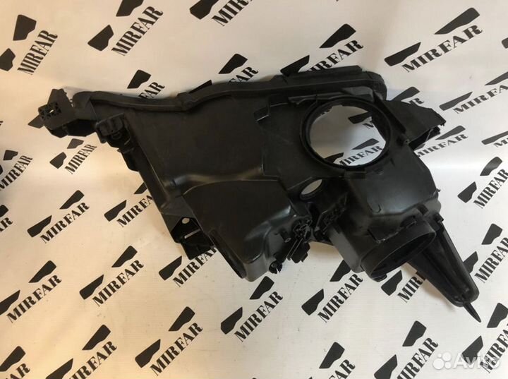 Корпус фары Lexus LX 570