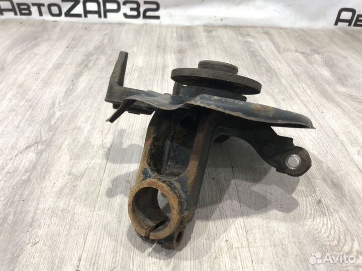 Кулак поворотный передний правый Volkswagen Polo 5