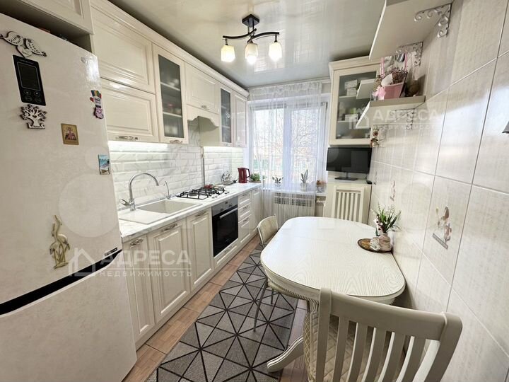 3-к. квартира, 60 м², 1/9 эт.