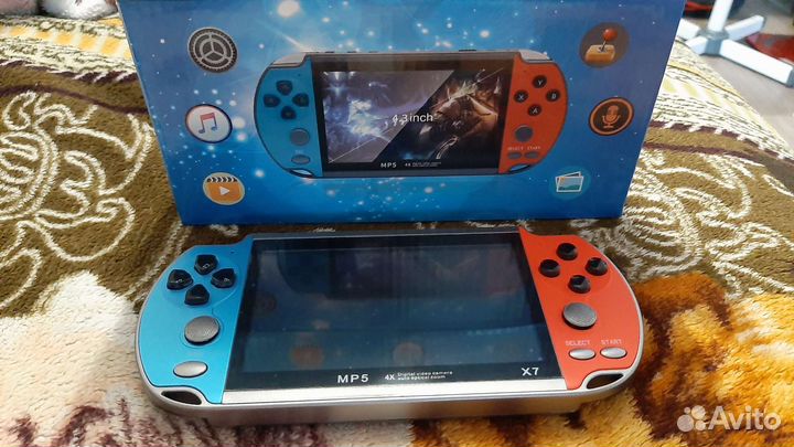 Портативная игровая приставка psp