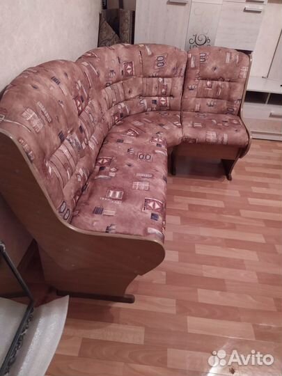 Угловой диван на кухню
